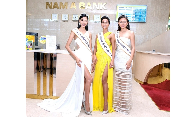 Hoa hậu, Á hậu Hoàn vũ Việt Nam 2017 thăm quan hội sở Nam A Bank