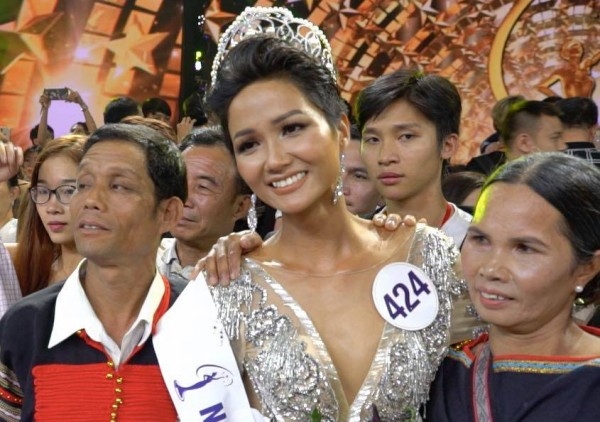 Gia đình và buôn làng chuẩn bị đón Hoa hậu Hoàn vũ H'Hen Niê