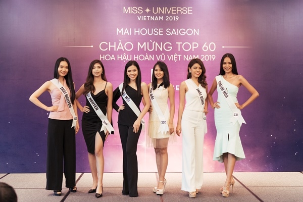 Khoảnh khắc trao sash Top 60 Hoa hậu Hoàn vũ Việt Nam 2019 trong ngày đầu tập trung