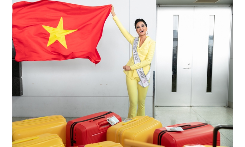 Hoa hậu H’Hen Niê chính thức lên đường đến với Miss Universe 2018
