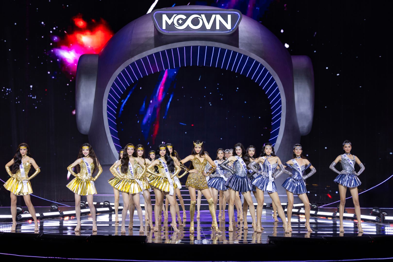 NGUYỄN HOÀNG PHƯƠNG LINH CHÍNH THỨC ĐĂNG QUANG HOA HẬU HOÀN VŨ VIỆT NAM - MISS COSMO VIETNAM 2025