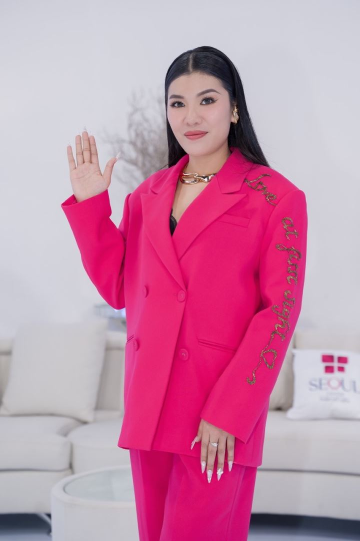 Phó Tổng Giám Đốc Hệ thống Thẩm mỹ Quốc tế Seoul Center Nguyễn Thị Liễu Vy xuất hiện rạng rỡ tại Hoa hậu Hoàn vũ Việt Nam - Miss Cosmo Vietnam 2023