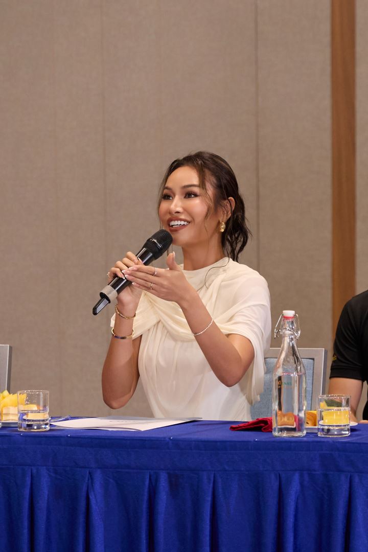 BẬT KHÓC TRÊN SÂN KHẤU GIẢ ĐỊNH: HOA HẬU PHƯƠNG LINH ĐỐI DIỆN ÁP LỰC TRƯỚC THỀM NHẬP CUỘC MISS COSMO 2025