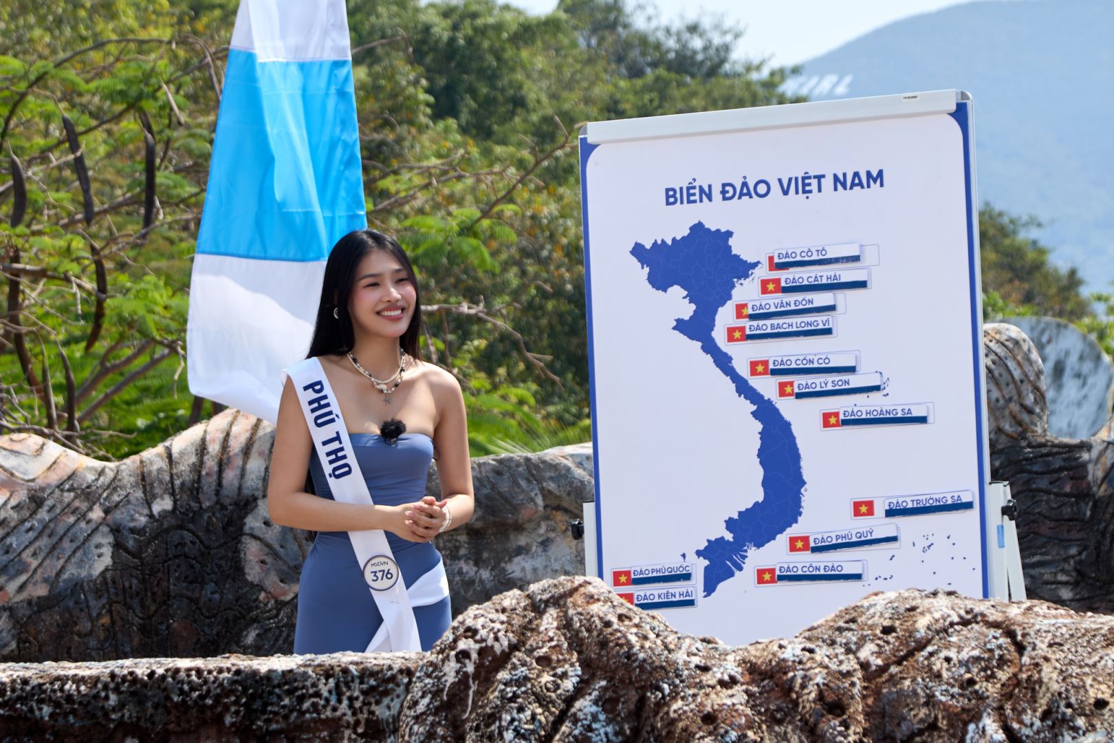 HOA HẬU HOÀN VŨ VIỆT NAM 2025: CUỘC ĐỐI THOẠI CÁC THẾ HỆ HOA HẬU, THÍ SINH “ĐẤU LÝ” CÙNG GIÁM KHẢO