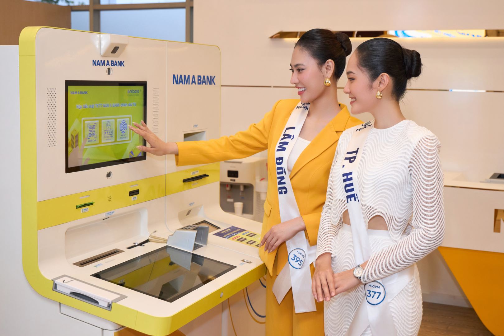 NAM A BANK TIẾP TỤC ĐỒNG HÀNH TOP 2 MISS COSMO VIETNAM 2025 TRÊN HÀNH TRÌNH LAN TỎA GIÁ TRỊ CỘNG ĐỒNG
