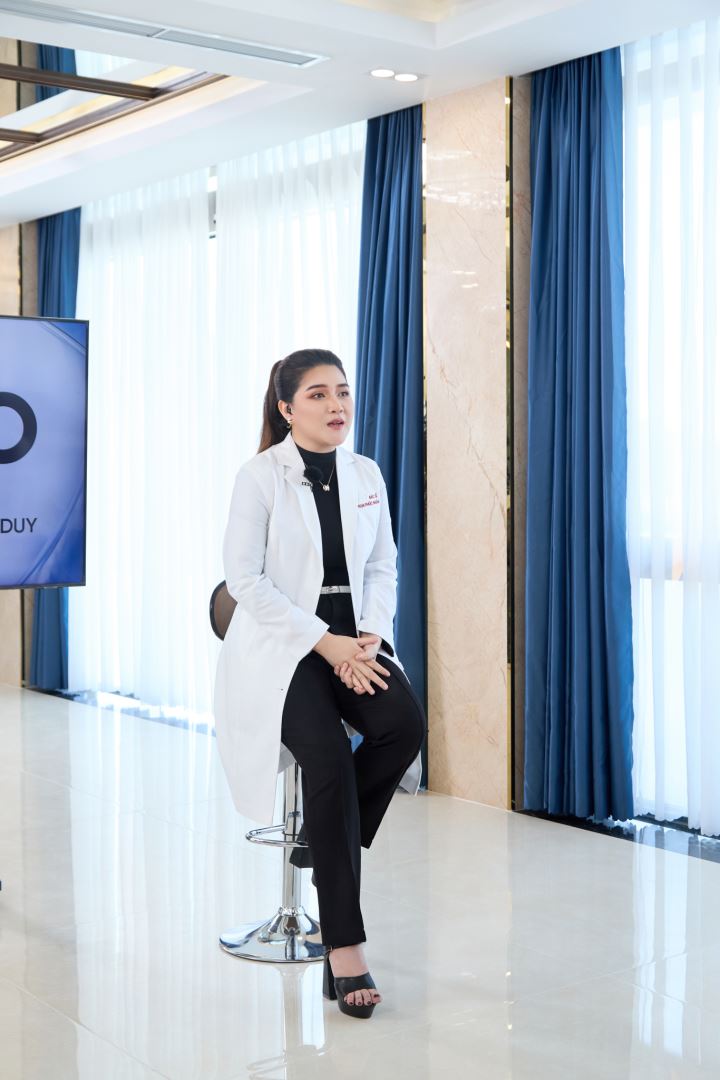 HOA HẬU HOÀN VŨ VIỆT NAM 2025: CUỘC ĐỐI THOẠI CÁC THẾ HỆ HOA HẬU, THÍ SINH “ĐẤU LÝ” CÙNG GIÁM KHẢO