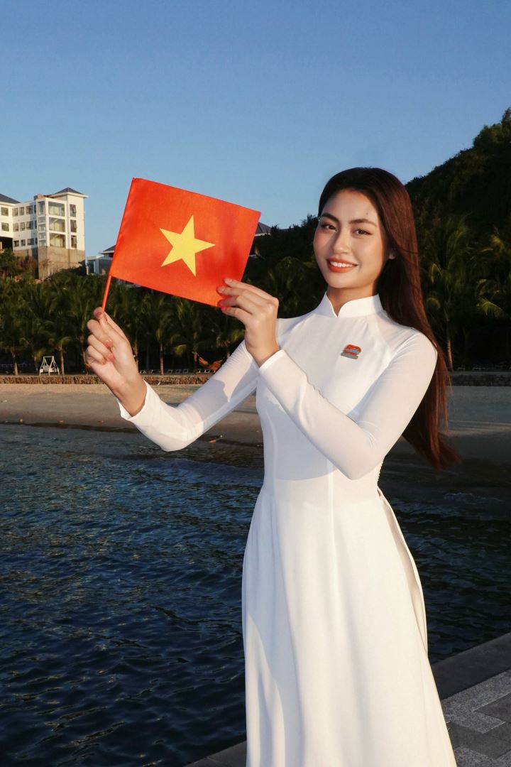 HOA HẬU HOÀN VŨ VIỆT NAM TỰ HÀO GÓP PHẦN LAN TỎA GIÁ TRỊ LỊCH SỬ VÀ TINH THẦN DÂN TỘC NHÂN KỶ NIỆM 50 NĂM NGÀY GIẢI PHÓNG MIỀN NAM, THỐNG NHẤT ĐẤT NƯỚC