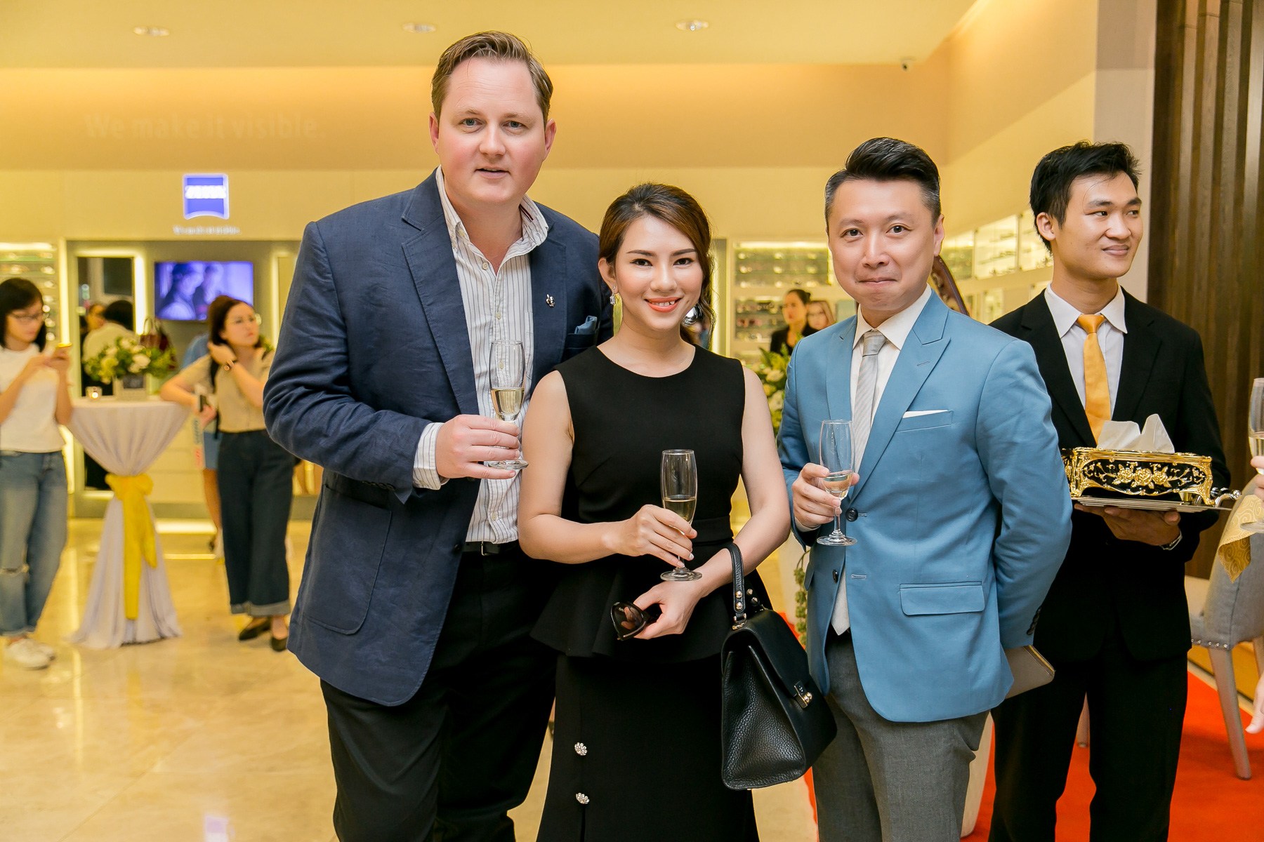 Dàn người đẹp Hoa hậu Hoàn vũ Việt Nam hội ngộ trong sự kiện AR GROUP JSC