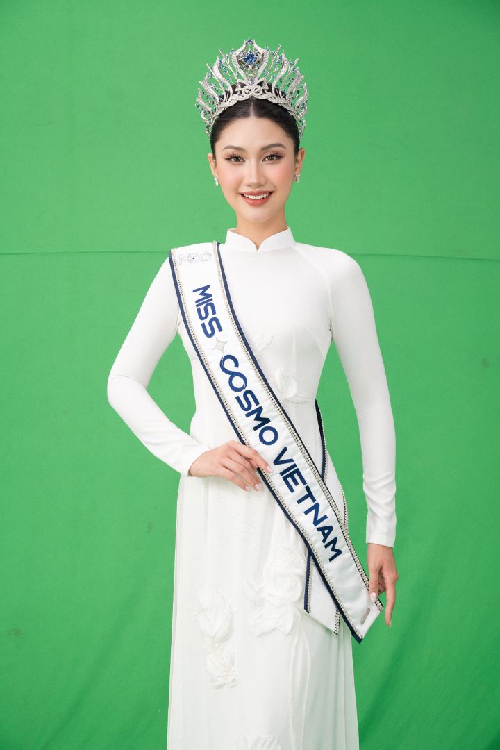 HOA HẬU PHƯƠNG LINH ‘XUYÊN KHÔNG’ TRONG HÌNH HIỆU ROAD TO MISS COSMO 2025, HƯỚNG ĐẾN DẤU MỐC 100 NĂM QUỐC KHÁNH VIỆT NAM